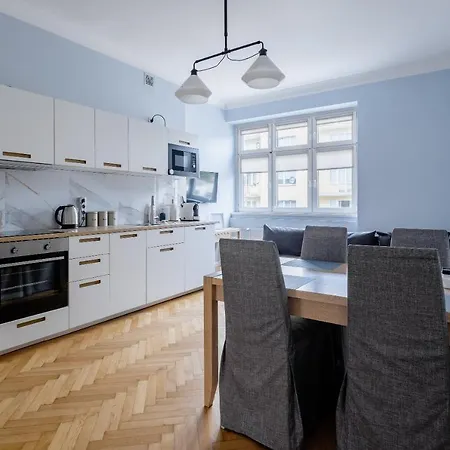 Lägenhet Starowiejska 37 *